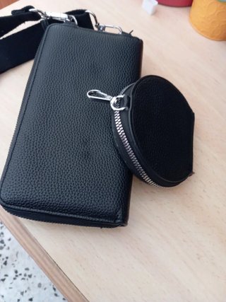 Bolso/monedero negro con correa