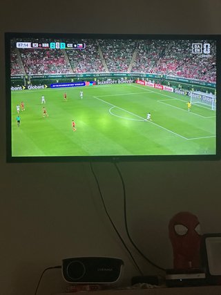 Se vende Smart TV LG Negra de 32 pulgadas