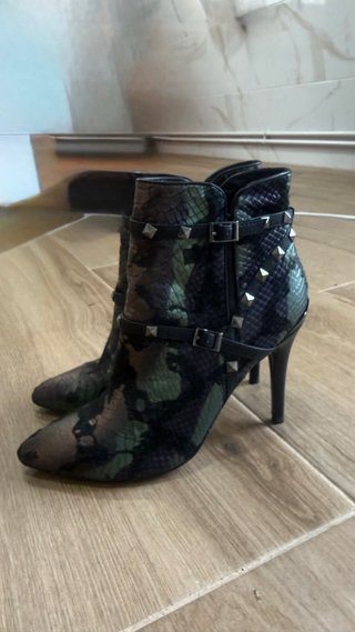 Botines Alma en Pena Negro/Verde Tachuelas
