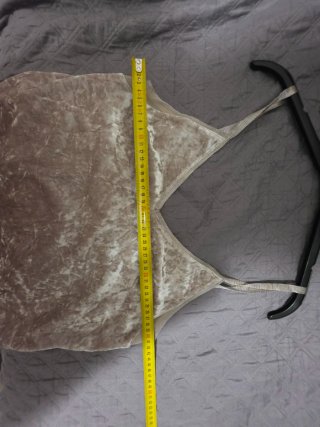 Camiseta tirantes terciopelo beige/gris