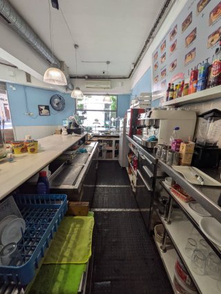 Se Traspasa cafetería en Sant Boi de Llob.