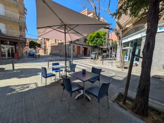 Se Traspasa cafetería en Sant Boi de Llob.