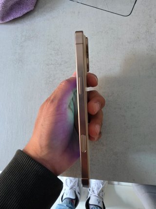 iPhone 16 Pro Max Dorado
