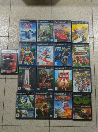 Cajas vacías de juegos PS2