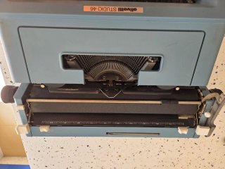 Máquina de escribir Olivetti Studio 46