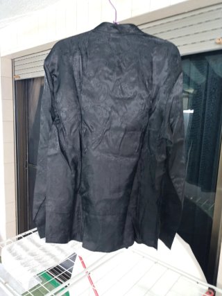 Camisa negra joven con dibujos Talla L