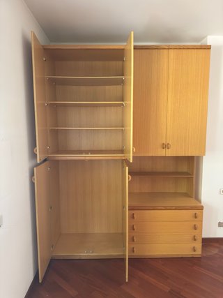 Armadio con cassettiera e vani a giorno