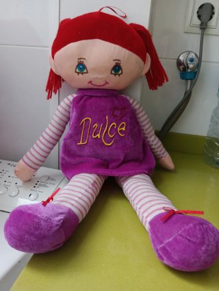 Muñeca de peluche dulce
