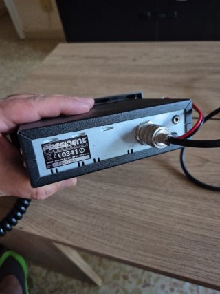 Emisora CB President para camión