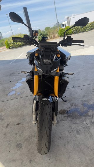 YAMAHA MT 09 SP V4 Negra/Dorada