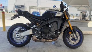 YAMAHA MT 09 SP V4 Negra/Dorada