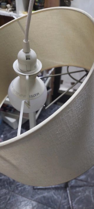 Lámpara colgante cilíndrica beige
