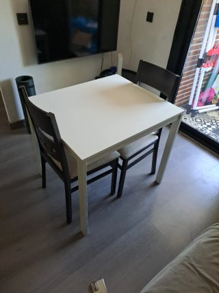 Mesa extensible blanca Ikea sin sillas