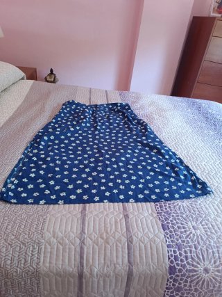 Falda larga Dorajas azul flores talla 46