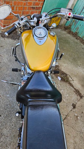 Yamaha XVS 1100 Custom - Moto Cruiser