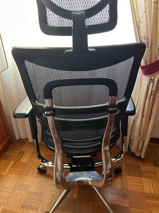 Silla ergonómica de oficina negra