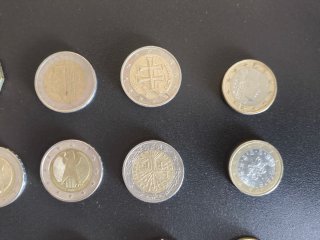 Lote de monedas variadas.