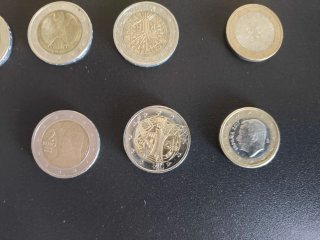 Lote de monedas variadas.