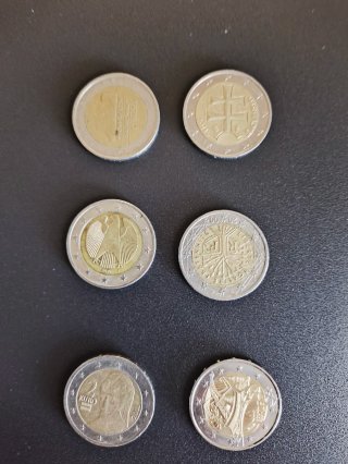 Lote de monedas variadas.