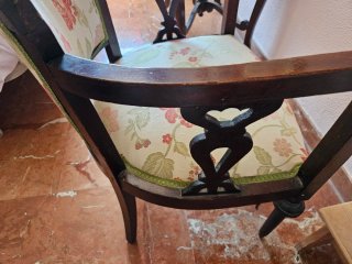 Sillón bajo floral madera