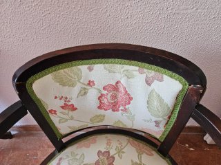 Sillón bajo floral madera