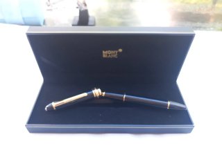 Bolígrafo Montblanc Negro y Dorado