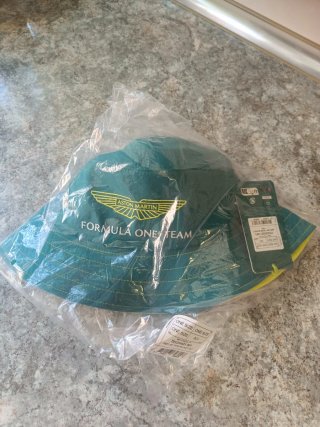 Gorro pescador BOSS Aston Martin verde