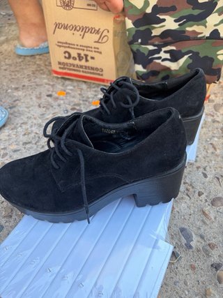 Zapatos Dospies con tacón negros