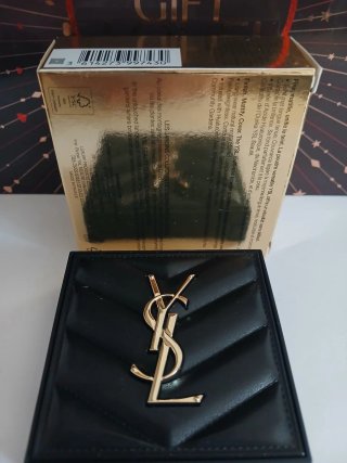 Yves Saint Laurent All Hours Hyper Finish