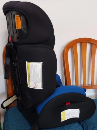 Silla de coche Piku azul y negro