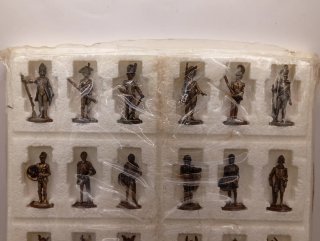 36 Soldatini Metallici Kinder Completi
