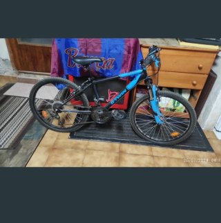 Bicicleta B'TWIN Negra y Azul