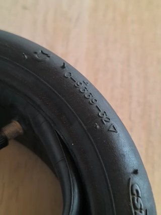 Rueda de repuesto para patinete eléctrico.