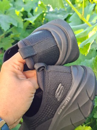 Zapatillas Skechers D'Lux Walker 2.0 Negras