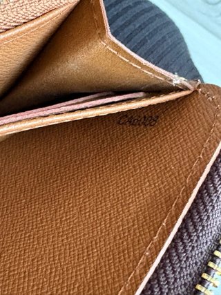 Cartera Louis Vuitton Marrón y Dorada
