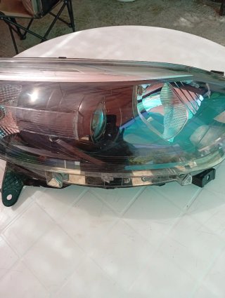 Faro Derecho Renault Captur 260100855R