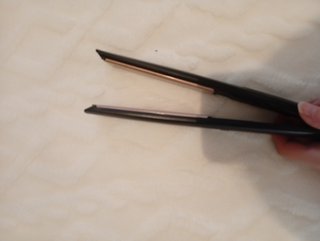 Plancha de pelo negra sin caja