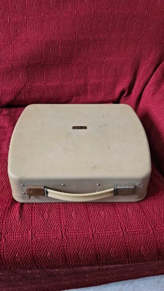 Máquina de escribir AMAYA con maletín