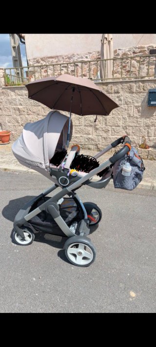 Carrito Stokke Crusi. Silla y capazo