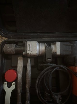 Martillo demoledor con accesorios