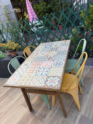 Mesa jardín + 4 sillas (opción 3 sillas de madera)