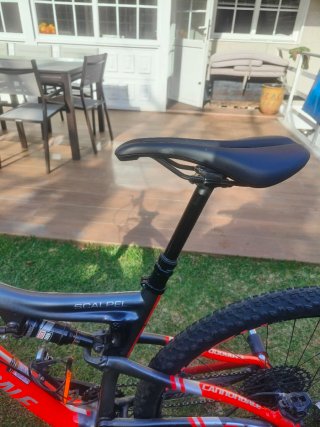 Bicicleta MTB Cannondale Roja