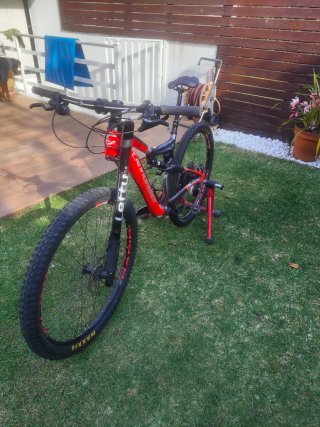 Bicicleta MTB Cannondale Roja