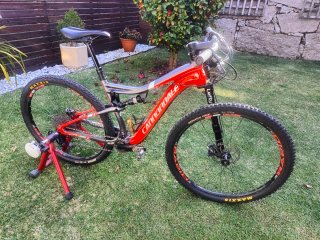 Bicicleta MTB Cannondale Roja