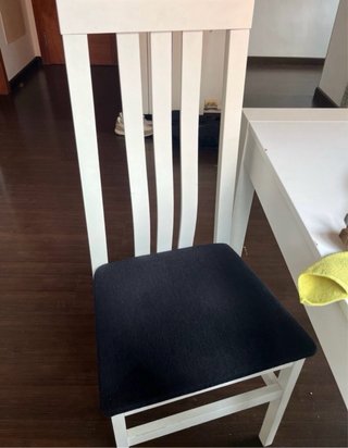 URGE LA VENTA  Mesa comedor blanca con 4 sillas