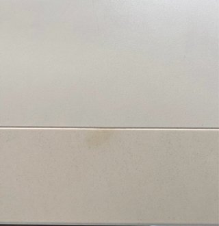 URGE LA VENTA  Mesa comedor blanca con 4 sillas