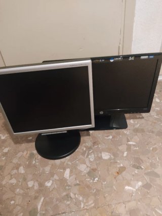 2 Pantallas HP LED 5ms VGA y la otra NEC
