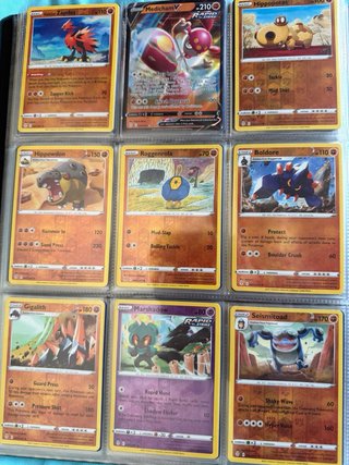 Álbum Evolving Skies Inglés casi Completo