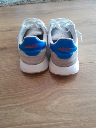 Zapatillas Adidas Blancas y Azules