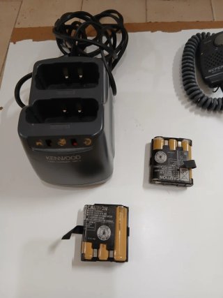 9 Walkie Talkies Kenwood